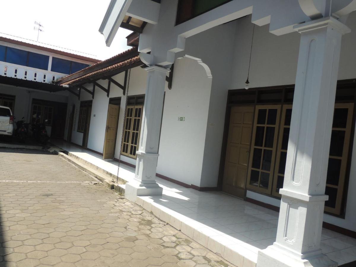 Hotel Sejahtera Kebumen Exterior foto